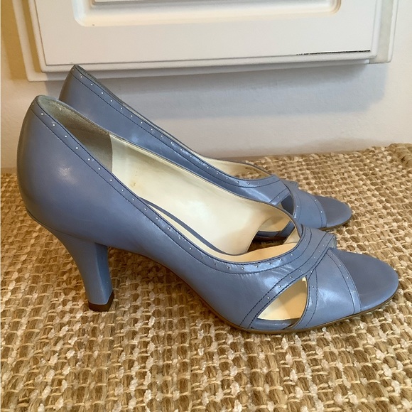 Light Blue Leather Pumps Size 7M - Picture 6 of 9